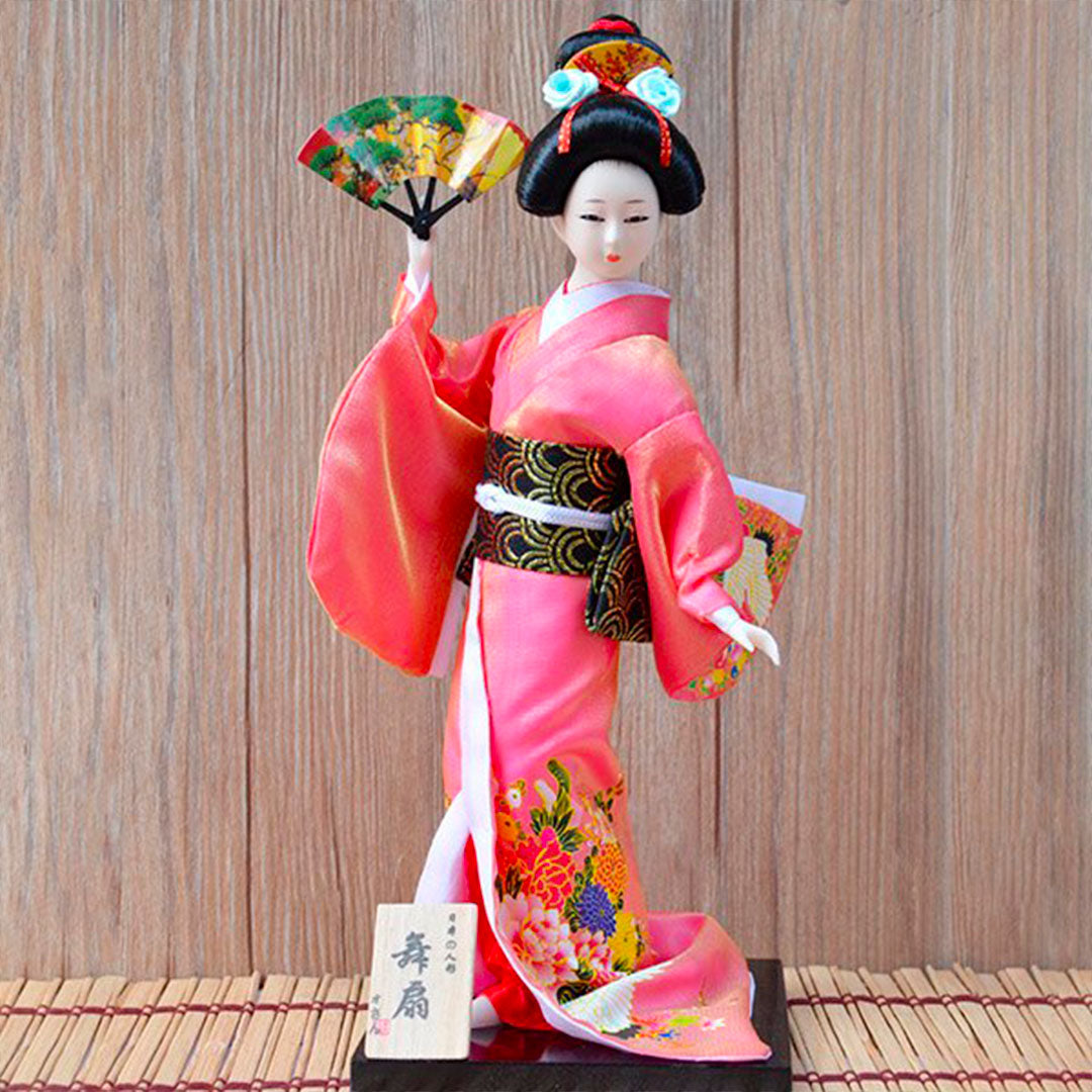 Figurine de Geisha avec Kimono Jaune et Éventail