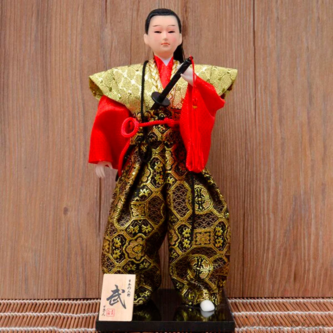 Figurine de Guerrier Japonais en Tenue Traditionnelle Festive