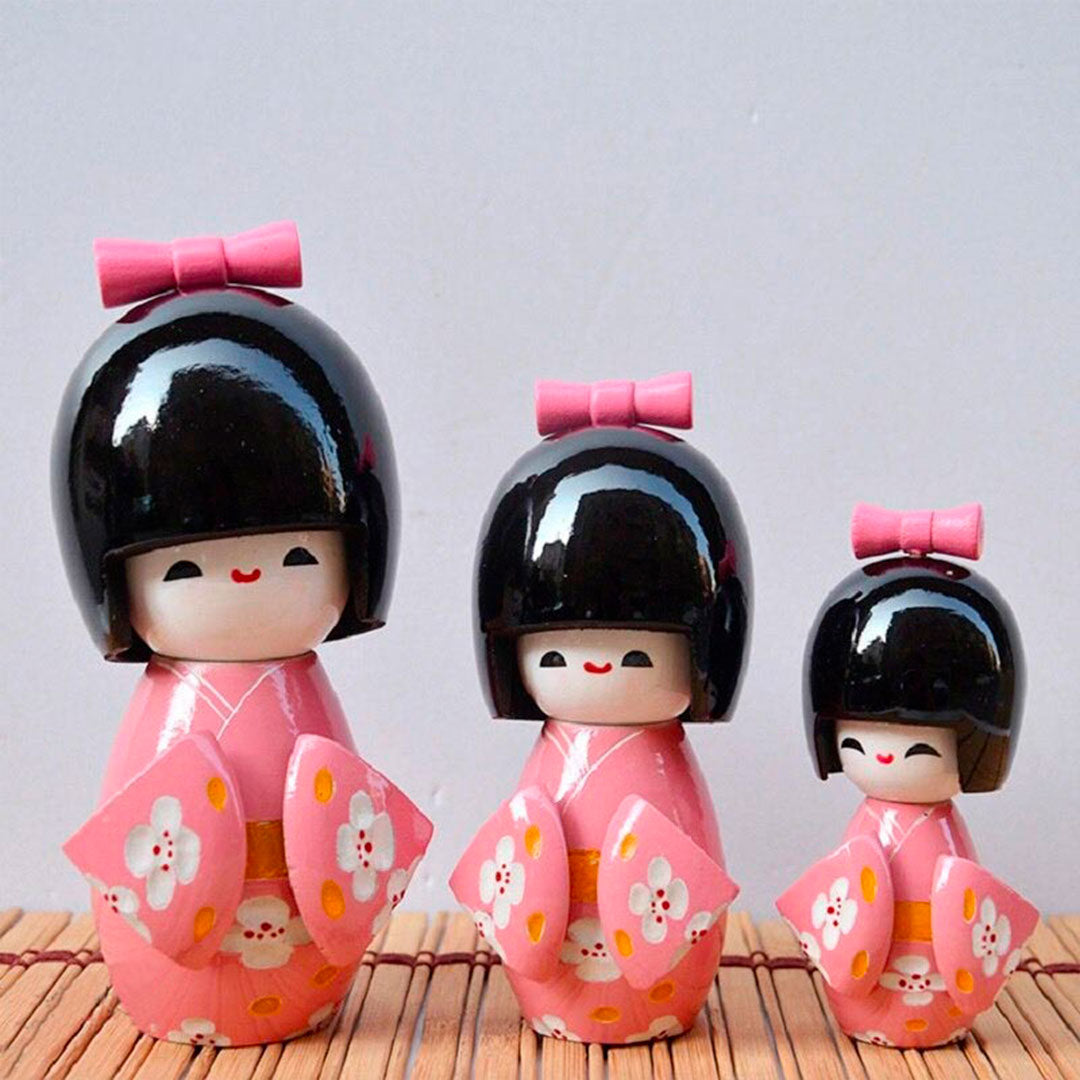 Ensemble de Poupées Kokeshi Traditionnelles en Kimono Rose Pâle