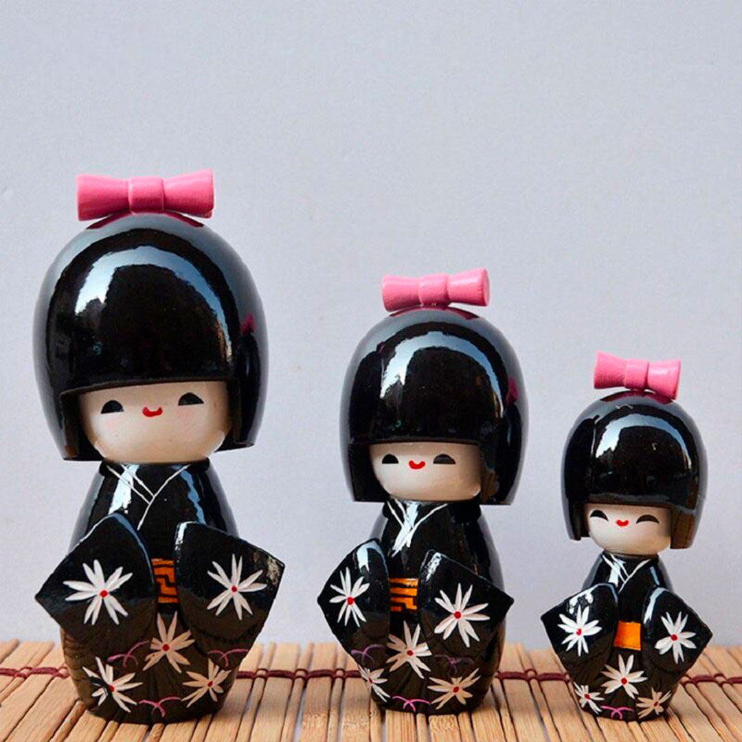 Ensemble de Poupées Kokeshi Traditionnelles en Kimono Noir